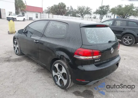 2010 Volkswagen Golf 2-Door z USA, uszkodzony, nr VIN WVWBA7AJ9AW317232